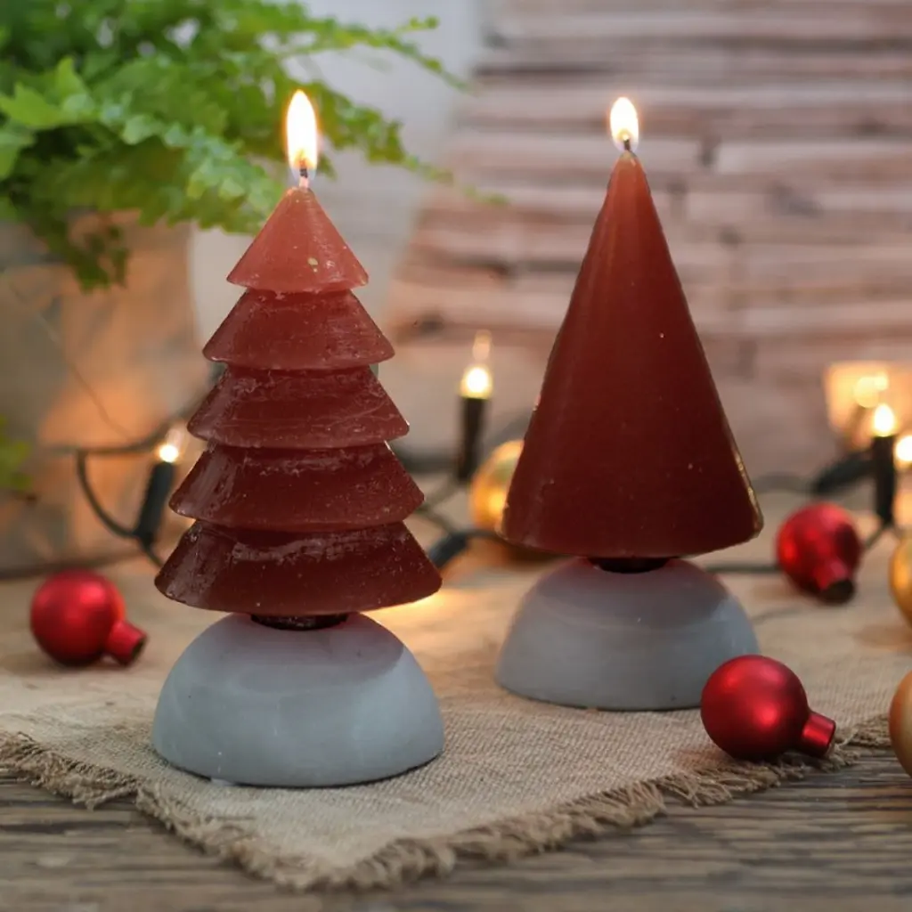 Tree candle h.12 Ø7 cm red (1).webp