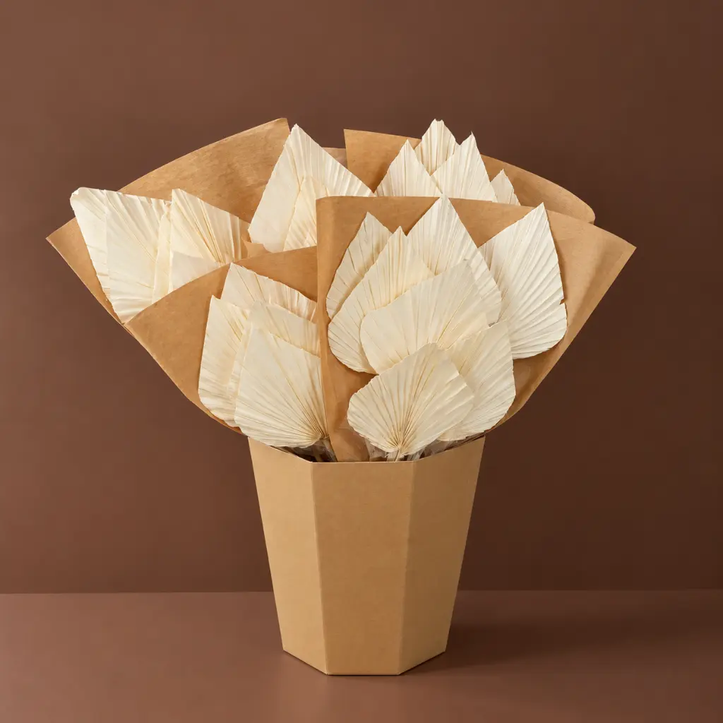 Minimalistische gedroogde palmboeket in kraftvaas.webp
