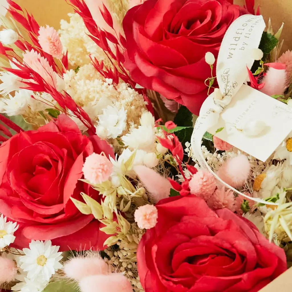 Romantic Large - red (2).webp