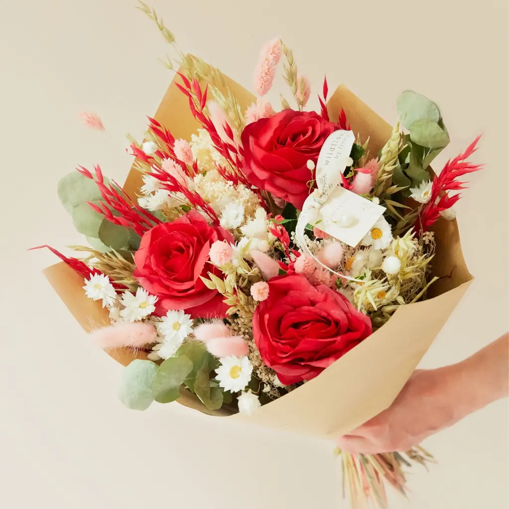 Romantic Large - red.webp