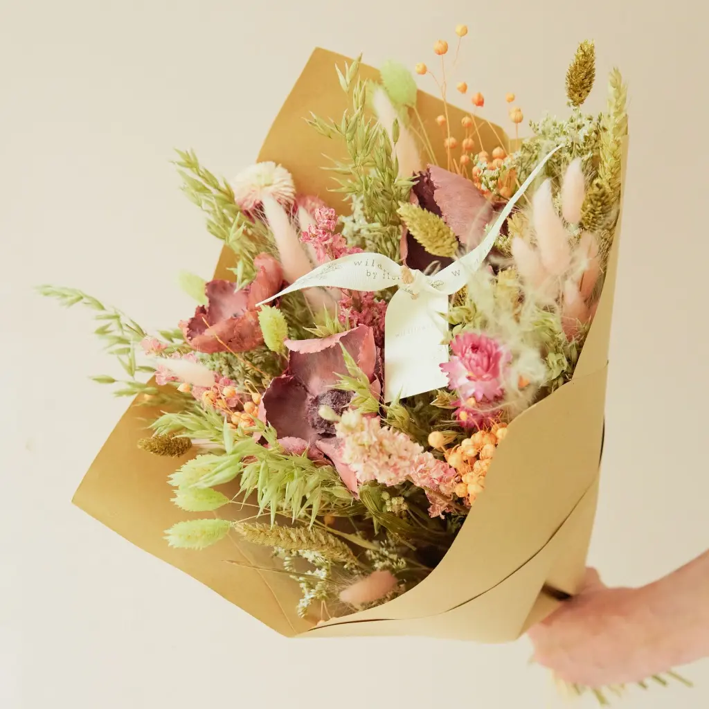 Classic Bouquet - Pink Elegance.webp