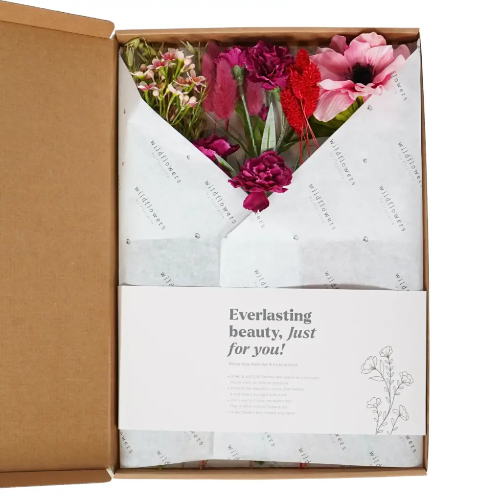Flowers in gift box - Dried and artificial - Red Allure